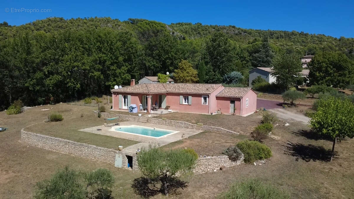 Maison à VILLECROZE