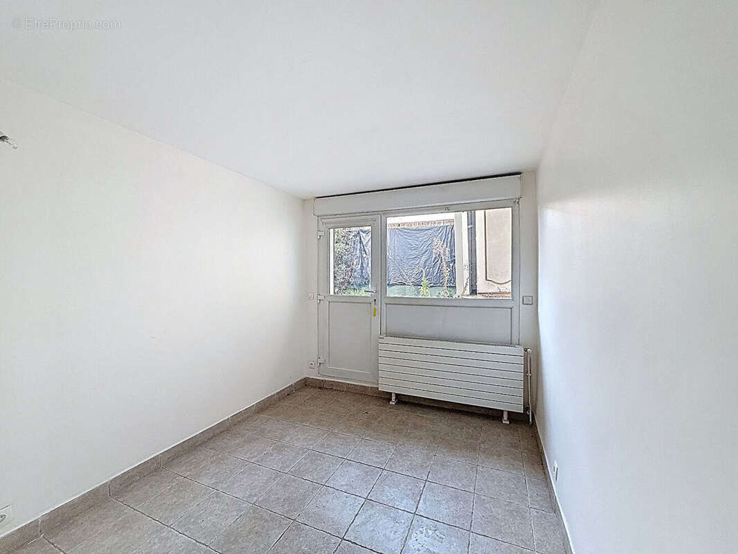 Montreuil limite fontenay, ensemble immobilier de quatre appartements sur parcelles de terrains independantes. opportunite inves - photo 13
