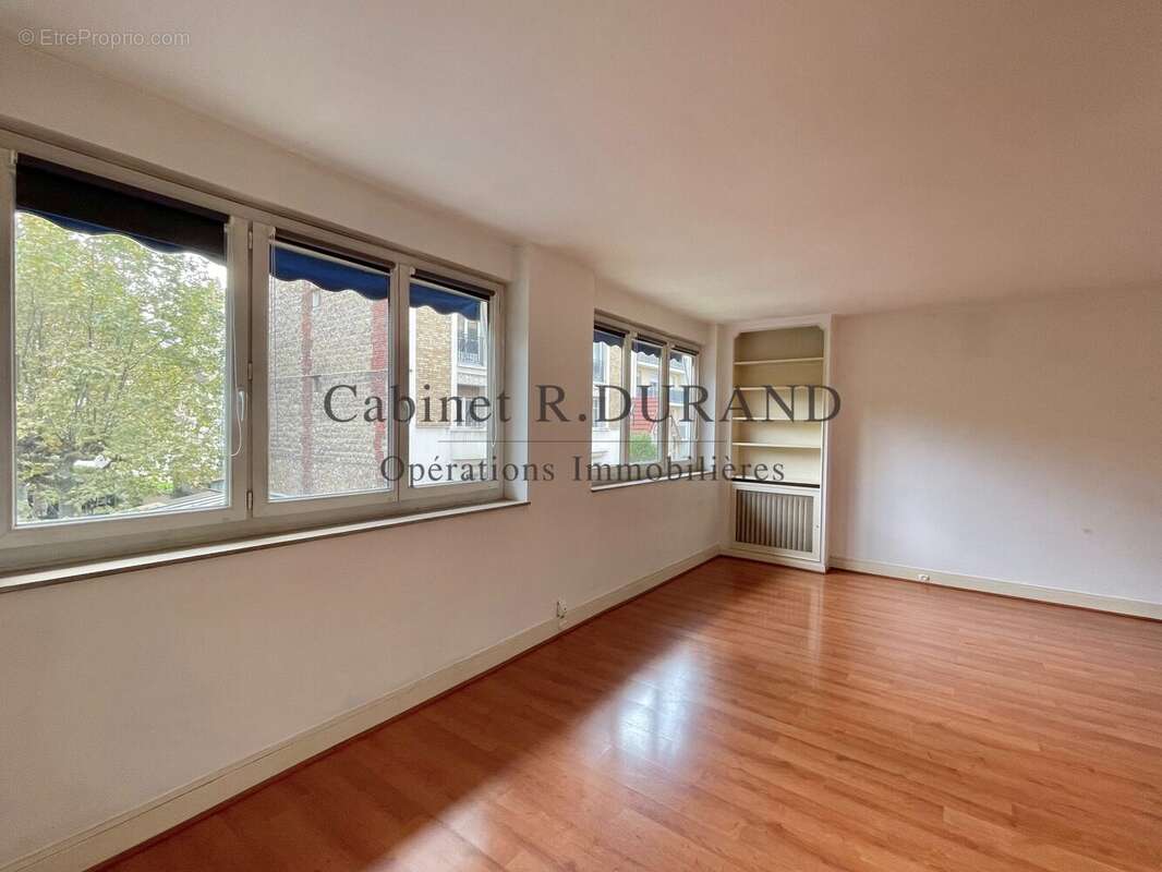 Appartement à LA GARENNE-COLOMBES