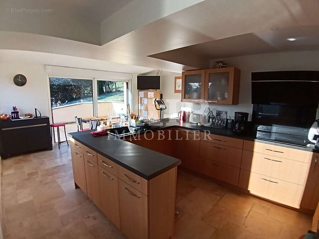 Maison à LE MELE-SUR-SARTHE