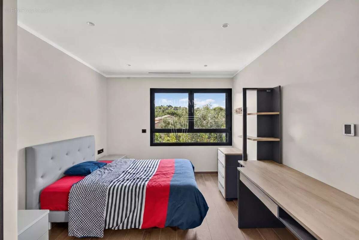 Valbonne. luxueuse villa contemporaine - photo 15