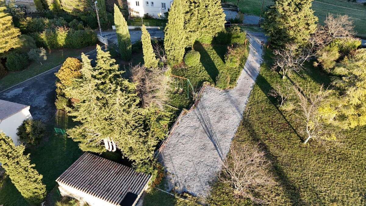 Terrain à VILLENEUVE-DE-BERG