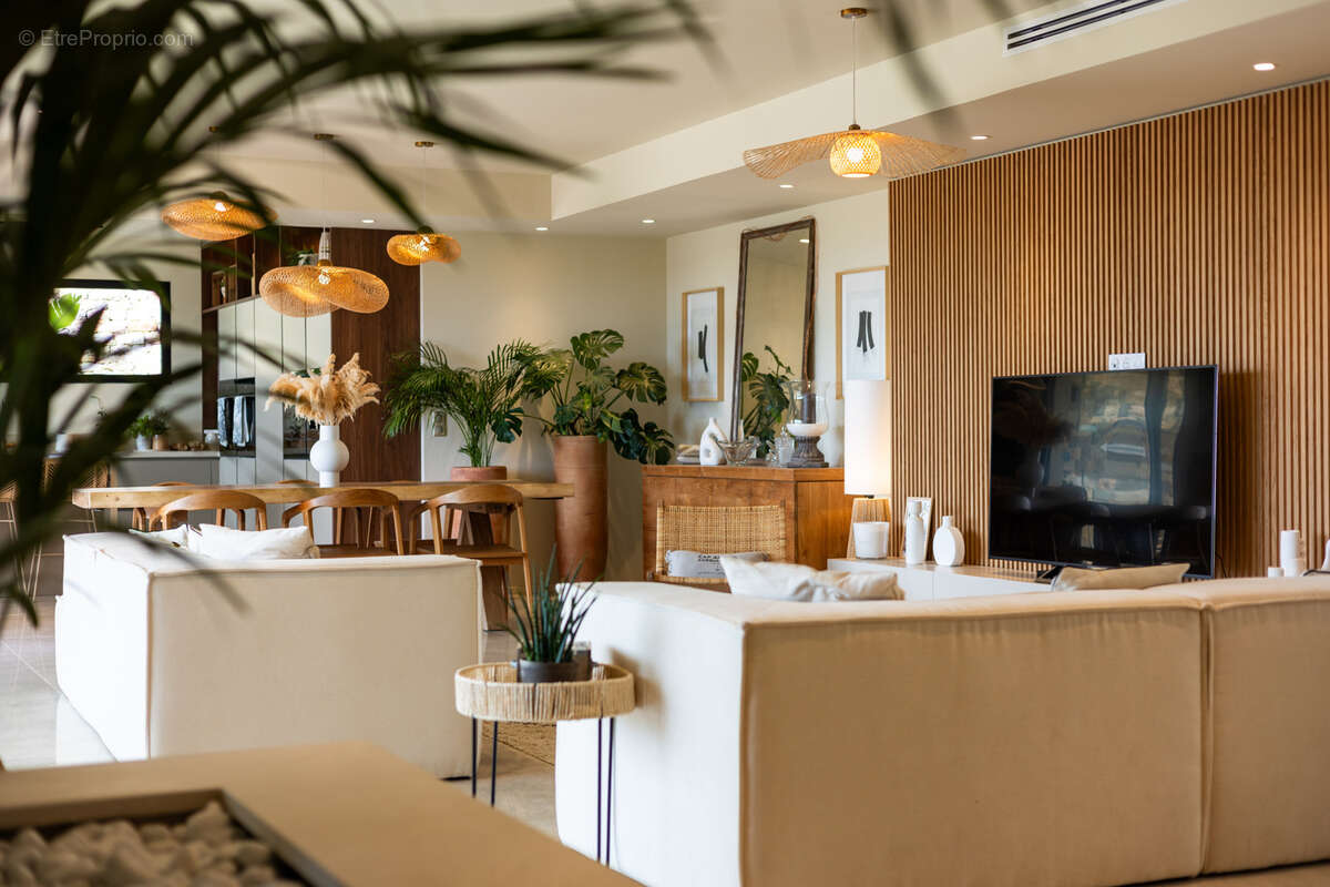 Maison à CARQUEIRANNE