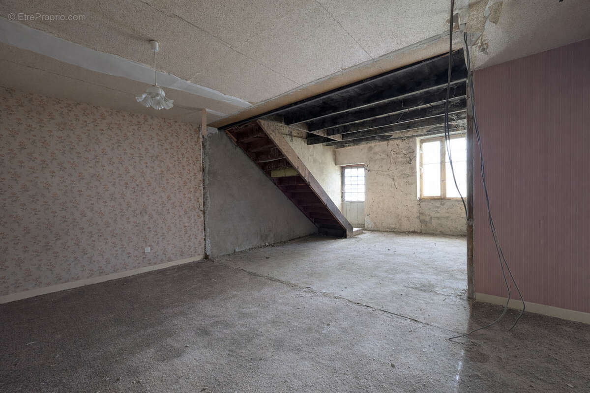 Appartement à CHANTEMERLE-LES-BLES