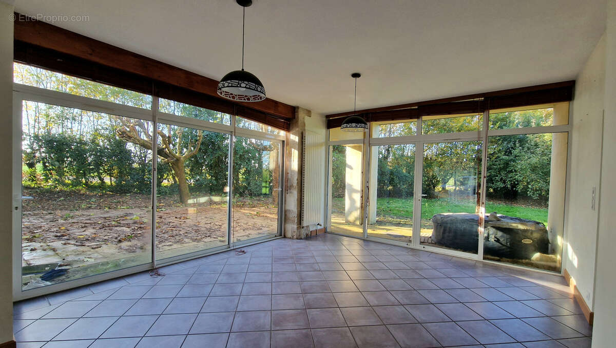 Maison à CELLE-LEVESCAULT