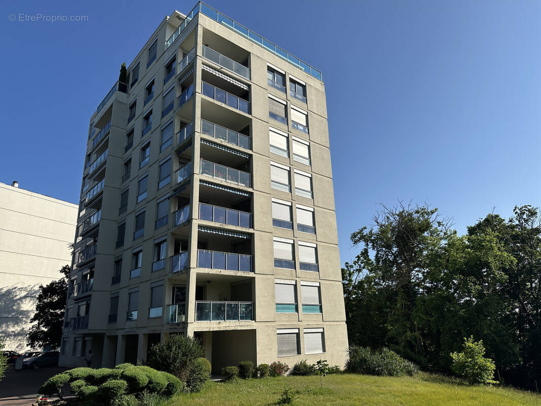 Appartement à SAINTE-FOY-LES-LYON