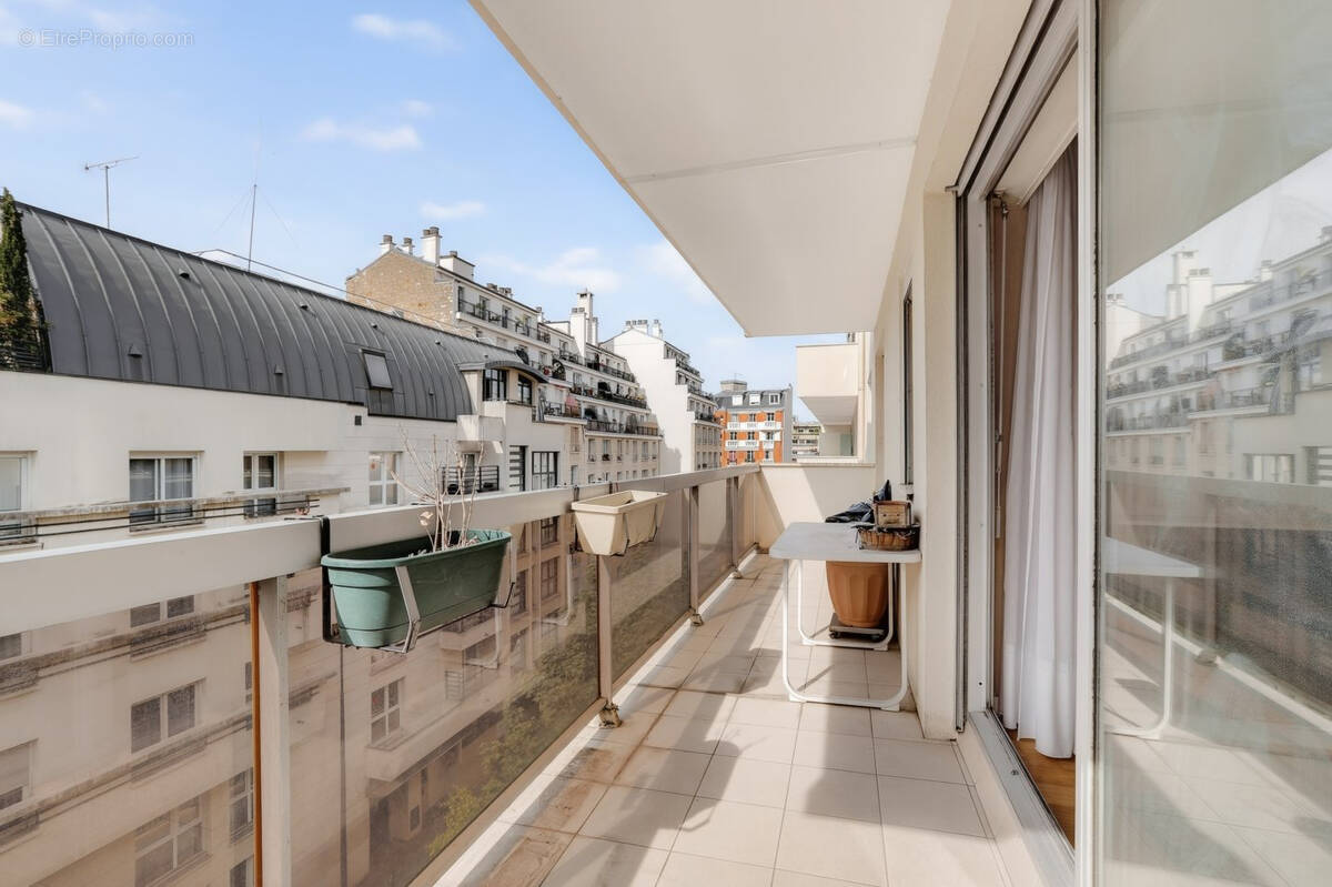 Appartement à PARIS-20E