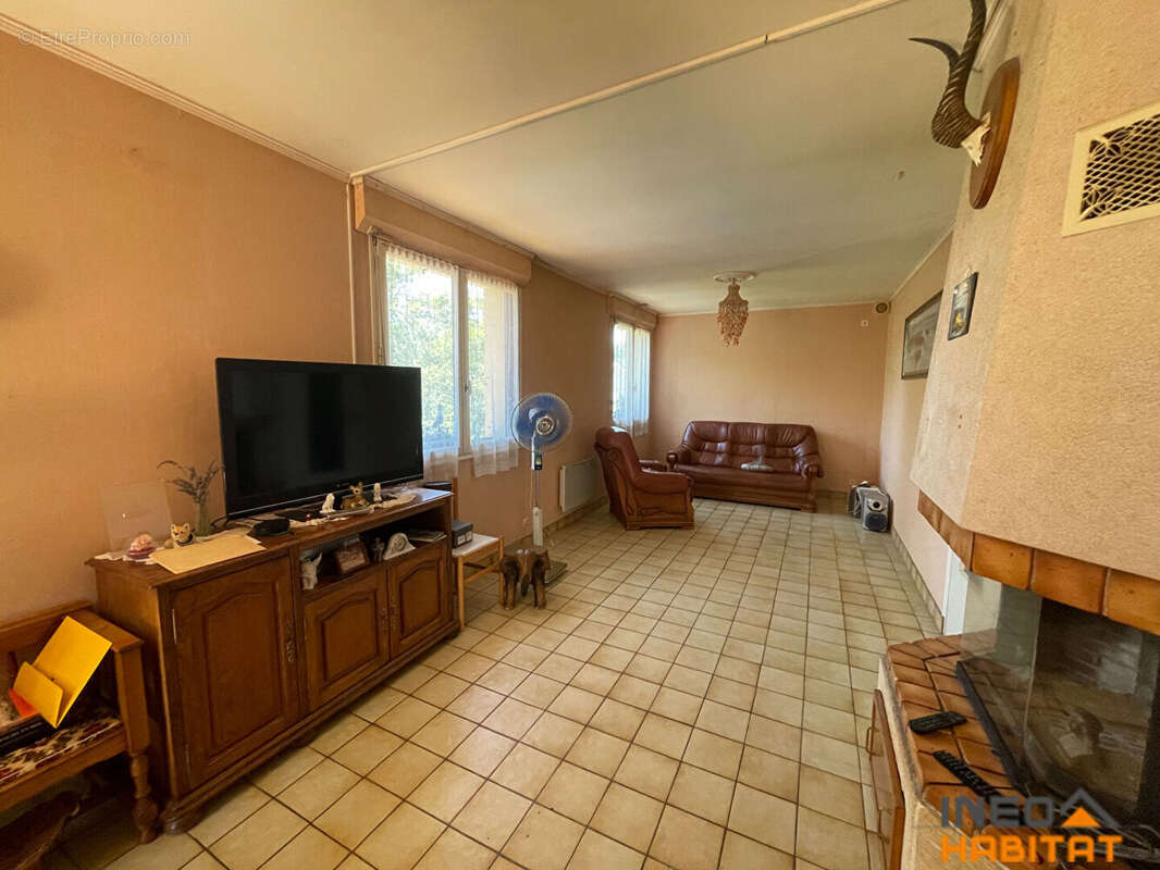 Maison Saint Gondran 5 pièce(s) 139 m2 - photo 2