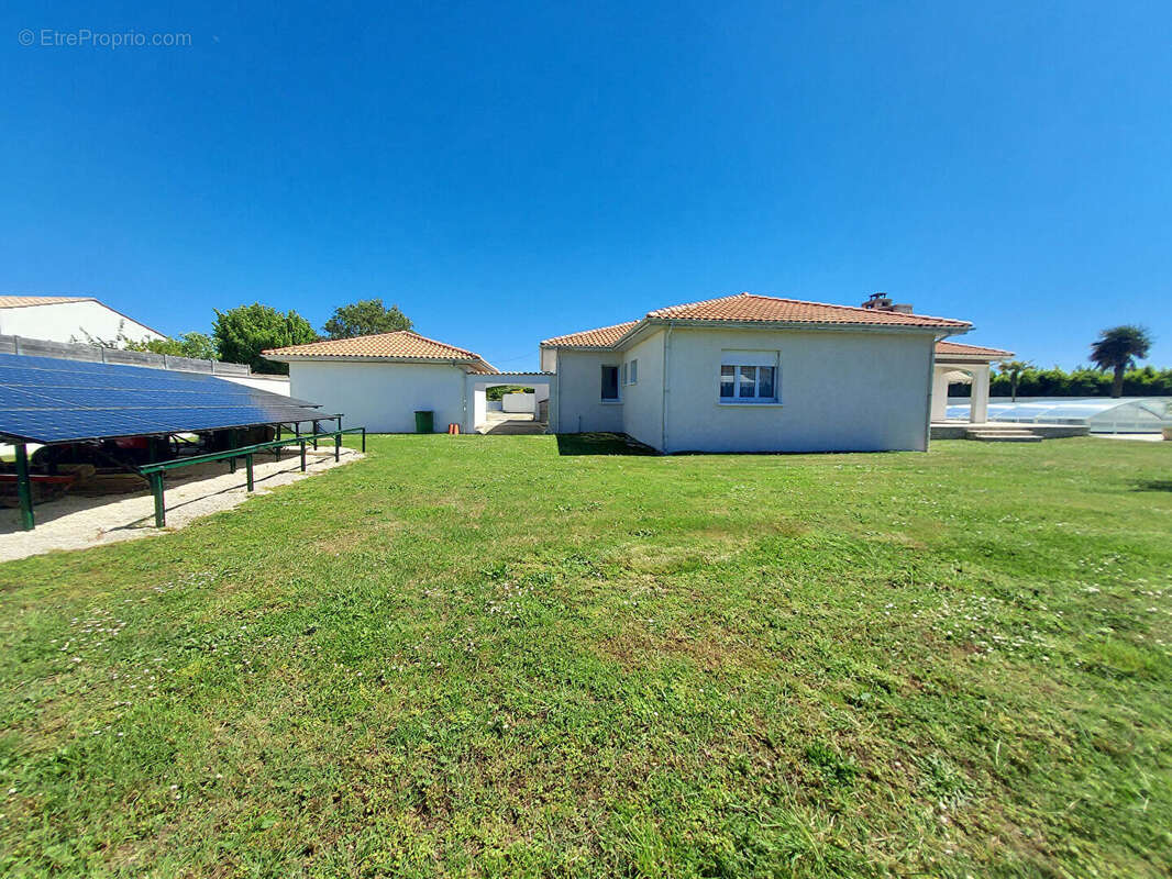 Maison à BOURCEFRANC-LE-CHAPUS