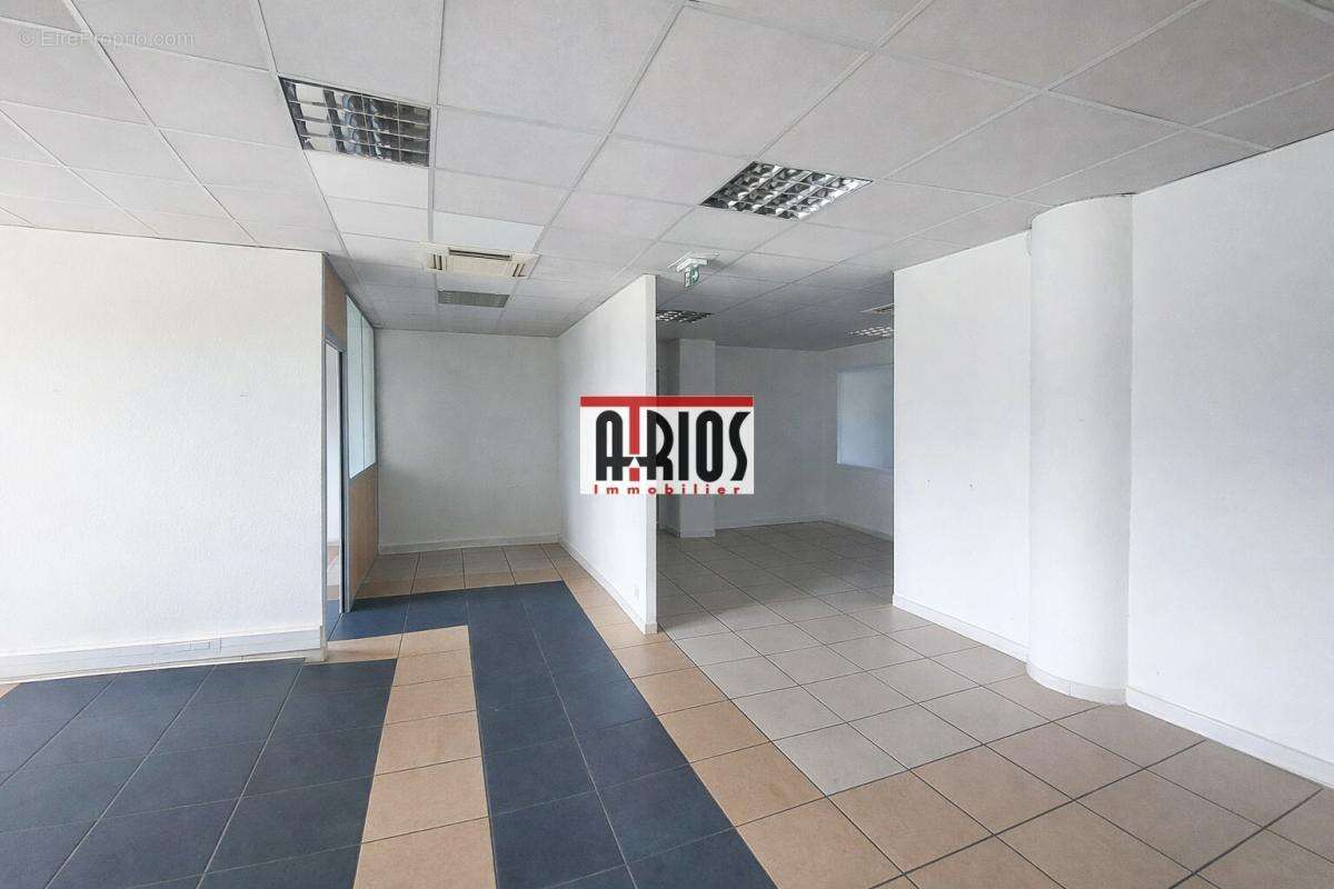 Commerce à SIX-FOURS-LES-PLAGES