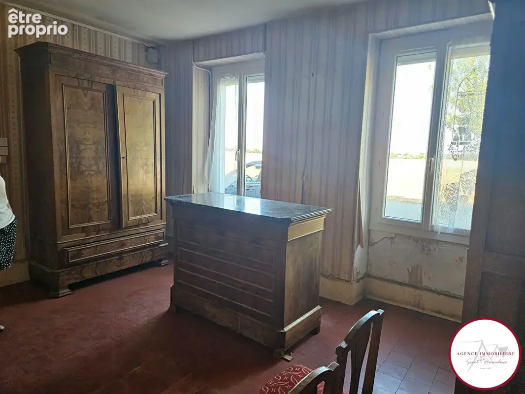 A Bigny-Vallenay, vaste maison de 5 chambres avec grange et grand terrain arboré . - photo 8