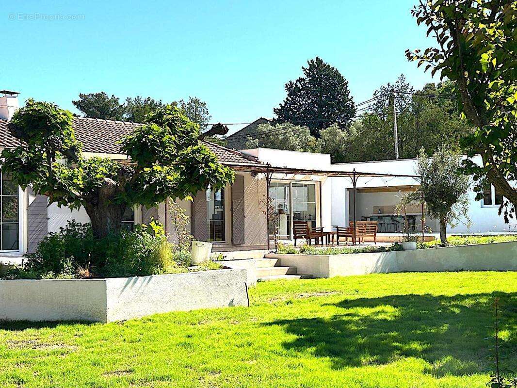 Maison à POURRIERES