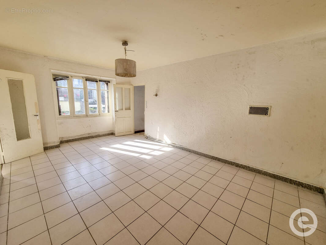 Maison à DOMECY-SUR-CURE