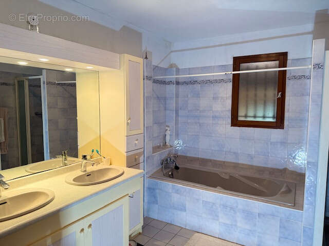 Maison à PERNES-LES-FONTAINES