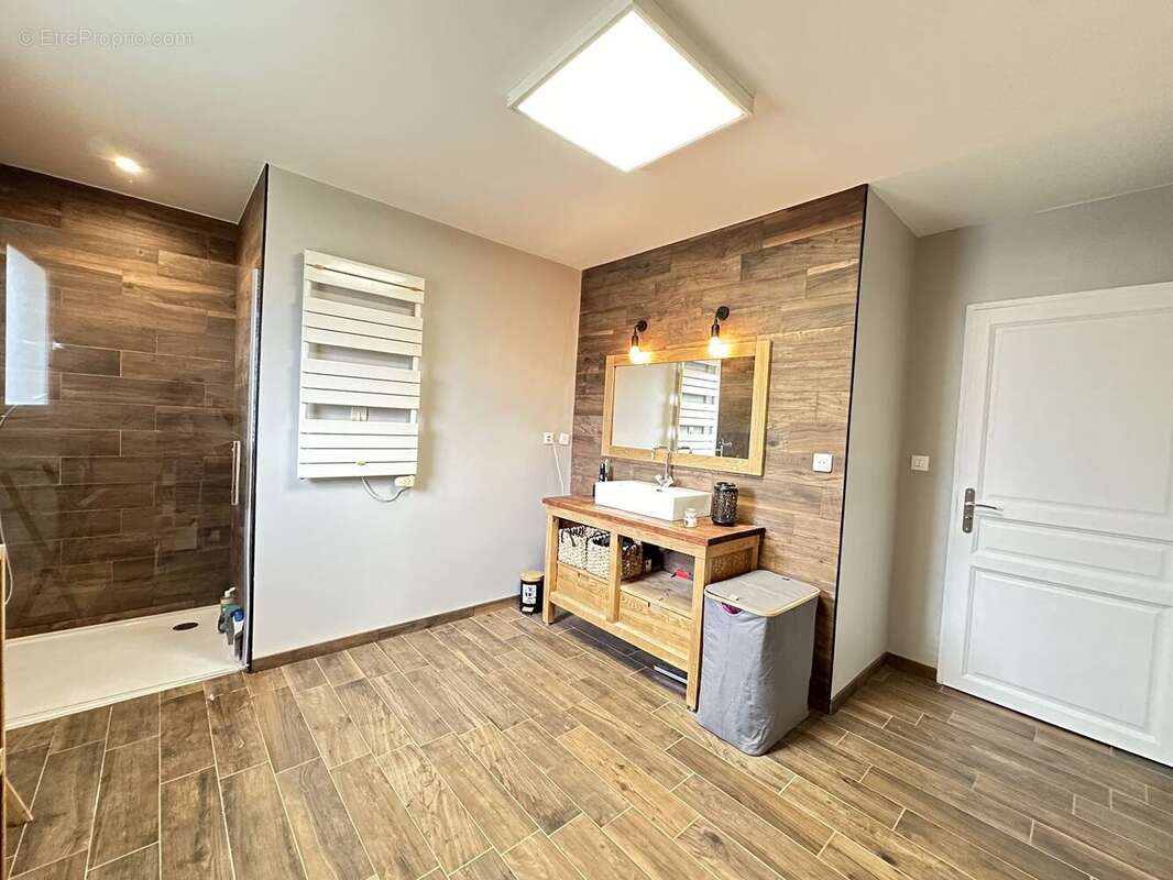 Maison à SAINT-JUST-DE-CLAIX