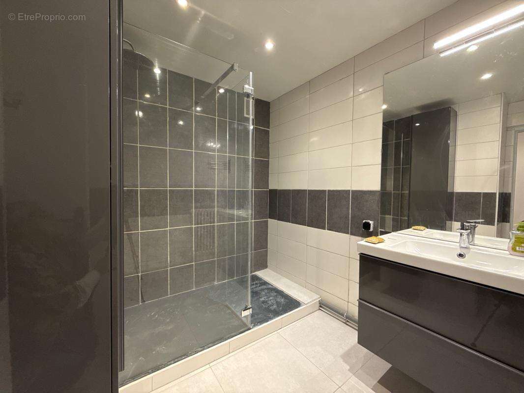 Appartement à CHENOVE