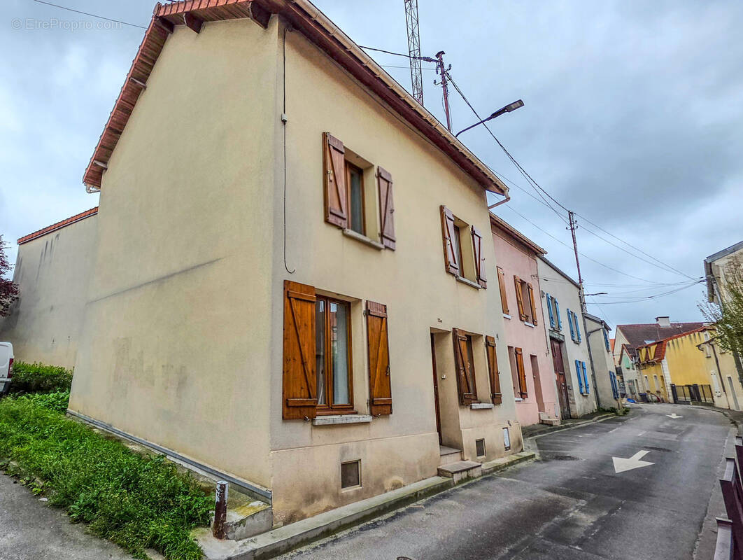 Maison à SARTROUVILLE