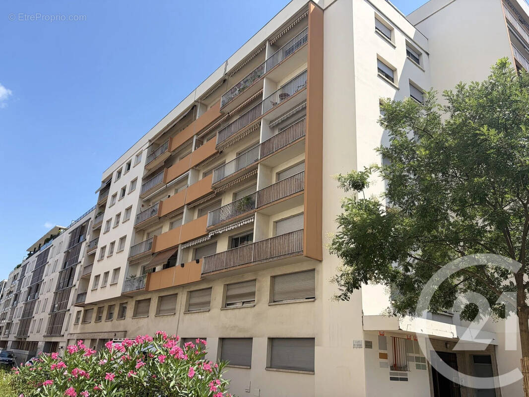 Appartement 66 m² à Lyon-7e  - photo 2