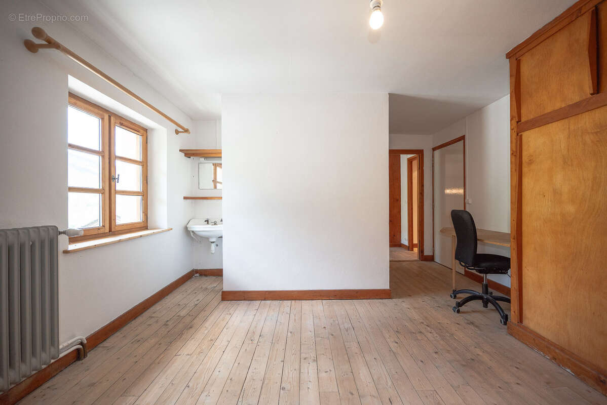Appartement à LES ALLUES