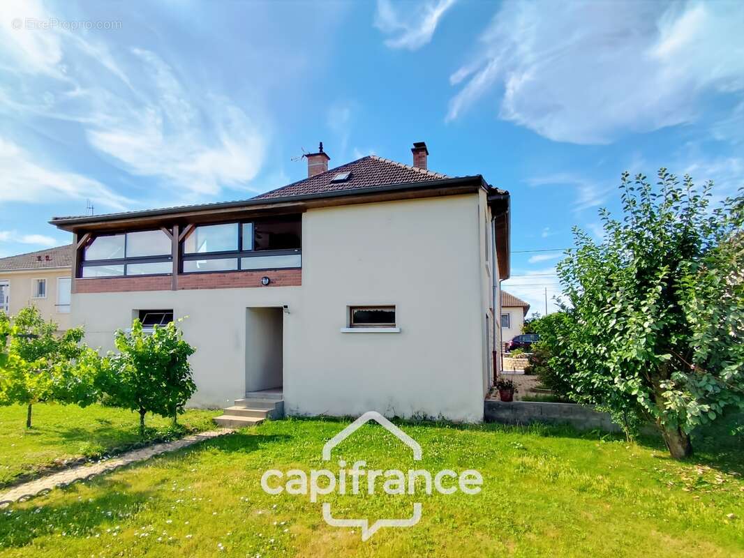 Maison à vendre 5 pièces BESSE SUR BRAYE (72)  -  Terrain 527 m²  - - photo 2
