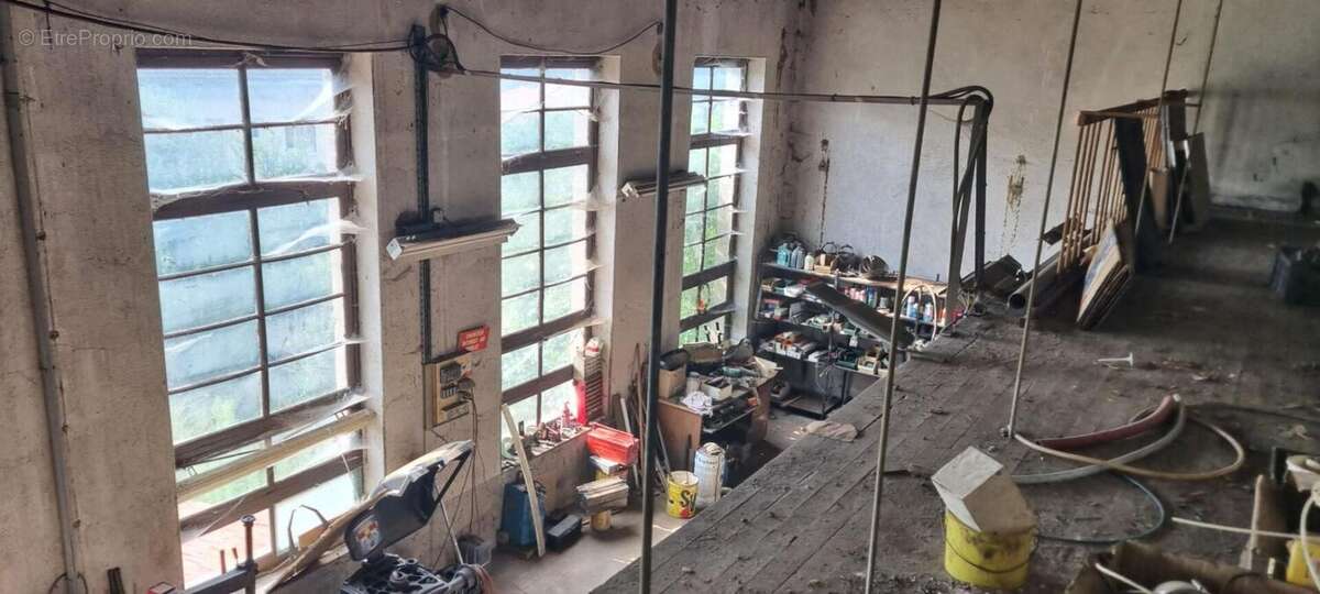 SOUS COMPROMIS Saint Pal de Mons 43620 Idéal artisan ou investisseur possibilité découpe 4 logements plus 1000m² de terrain cons - photo 5