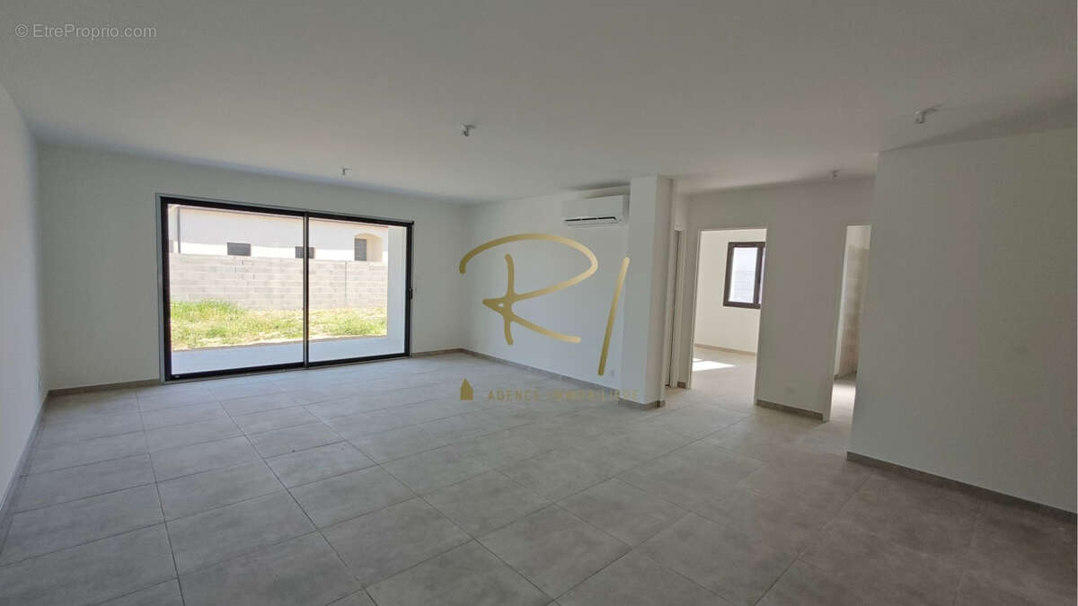 Maison à RUOMS