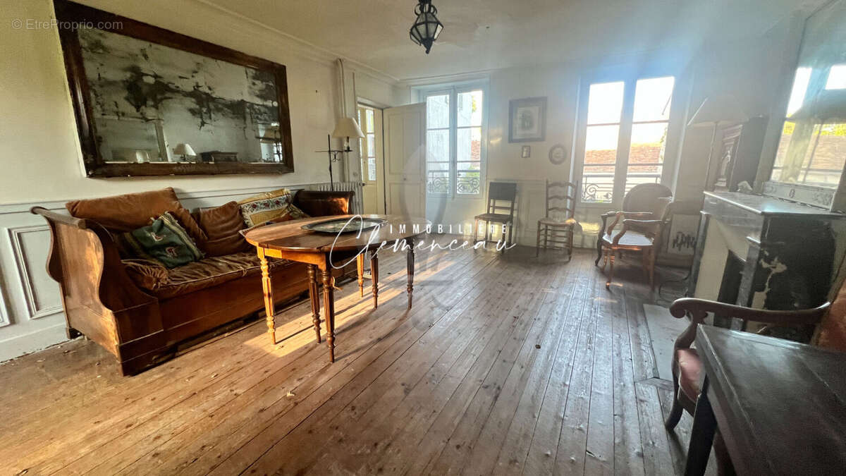 Maison à MORAINVILLIERS