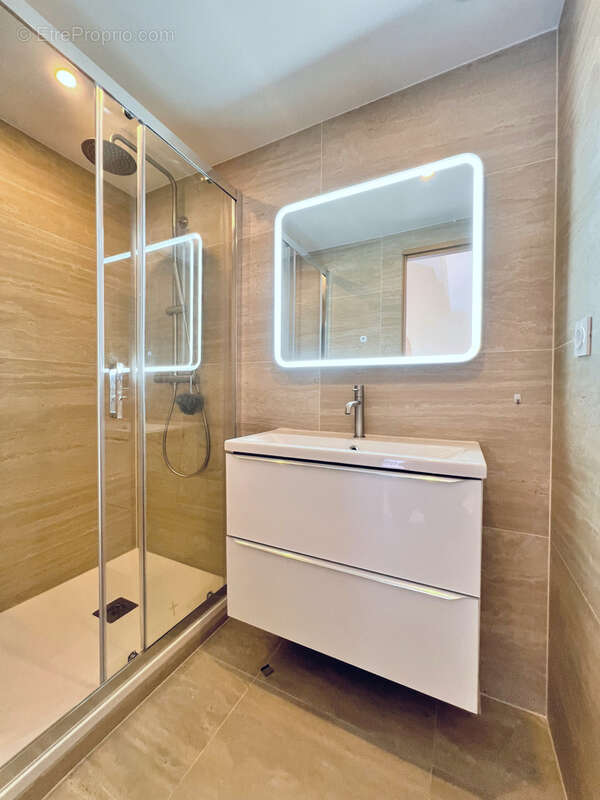 Appartement à MANDELIEU-LA-NAPOULE