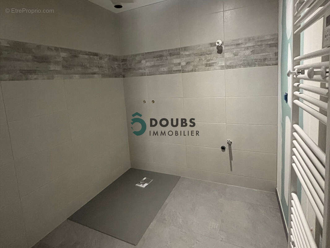 Appartement à ORCHAMPS-VENNES