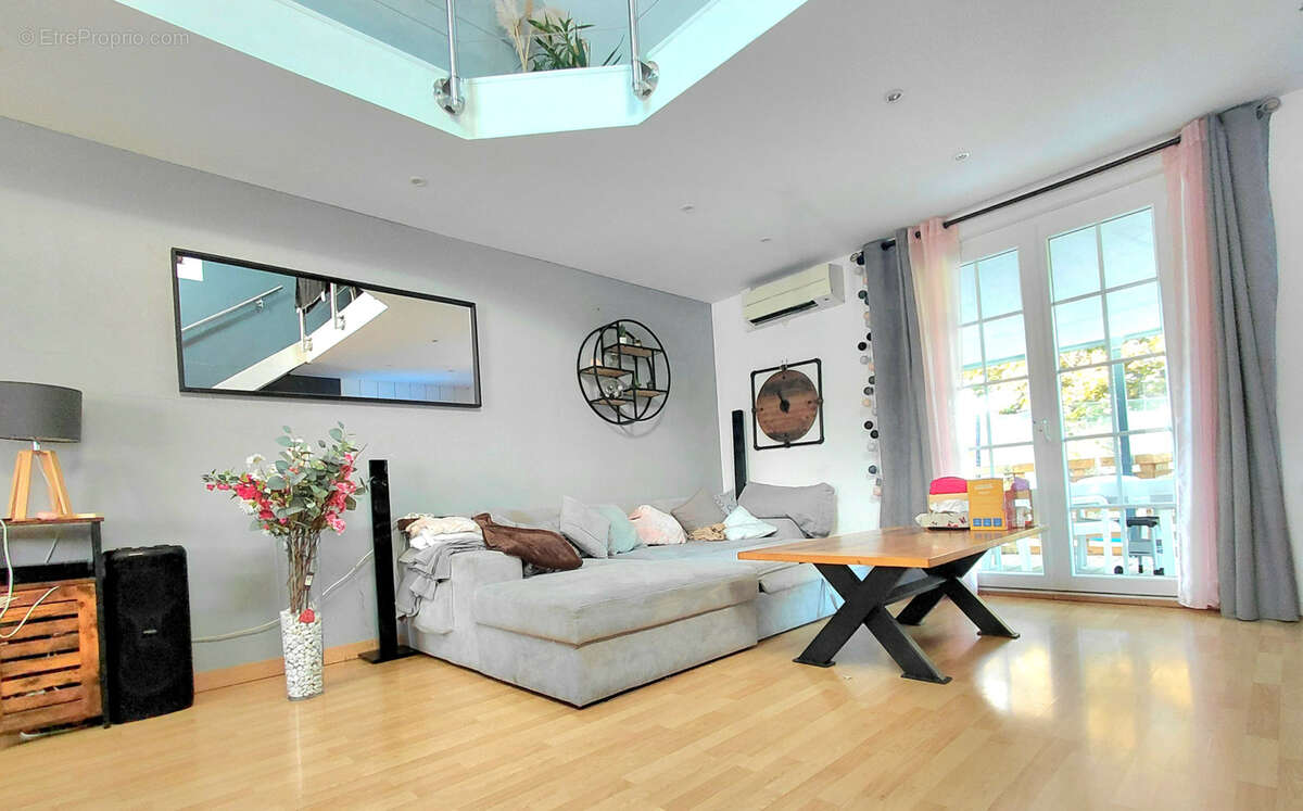 Maison à VERNEUIL-EN-BOURBONNAIS