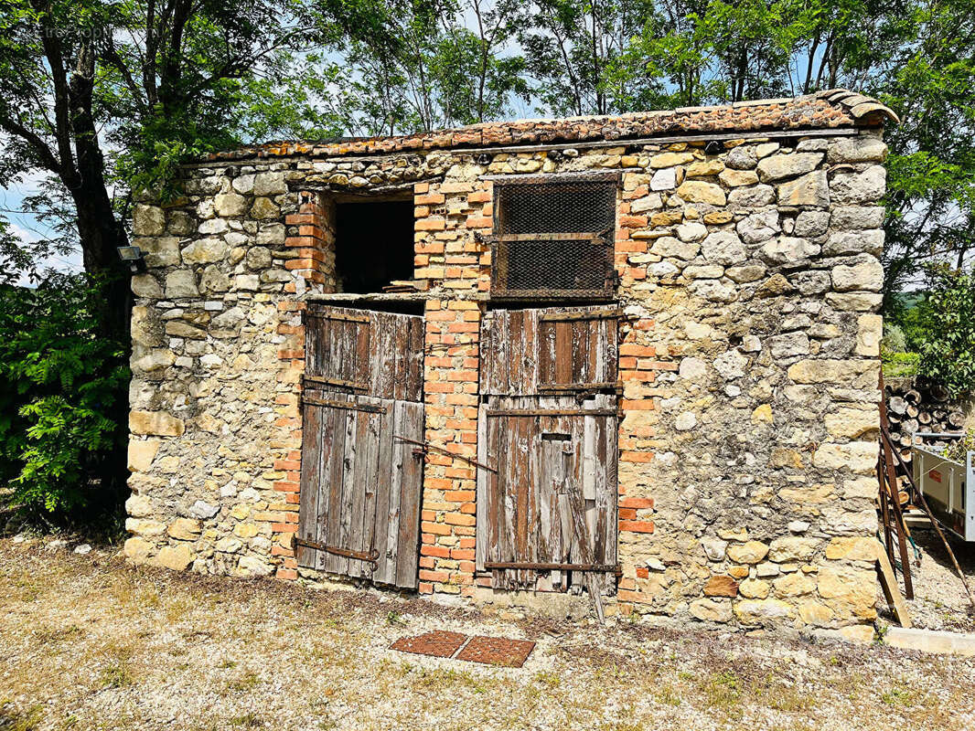 Maison à SAINT-LAURENT-DE-CARNOLS