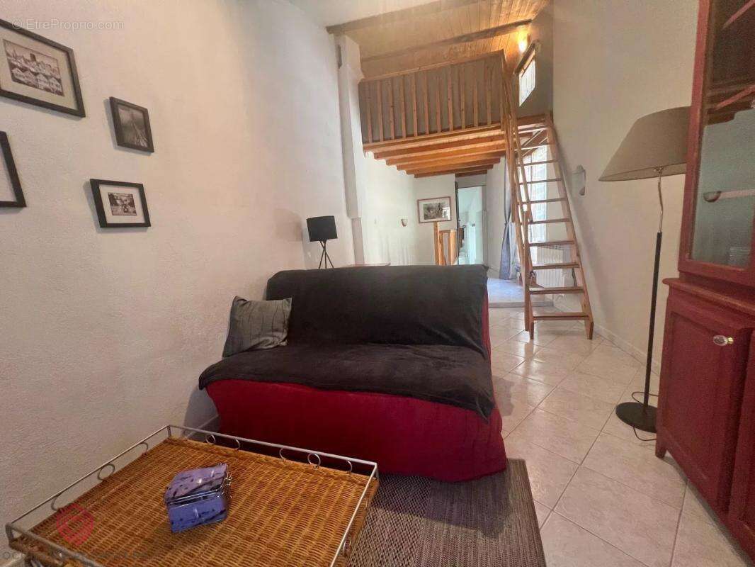 Maison à SAINT-PIERRE-DE-RIVIERE