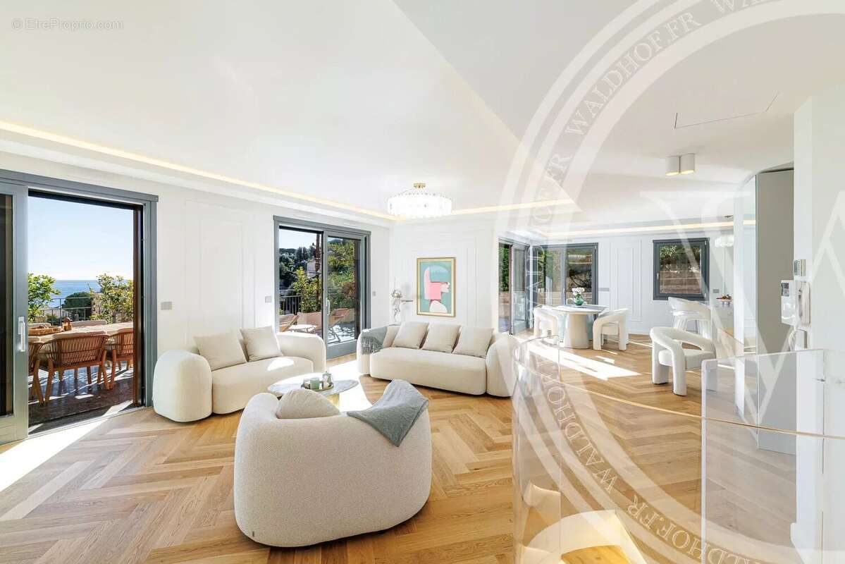 Duplex clé en main récemment rénové avec vue mer panoramique à Roquebrune-Cap-Martin - photo 11