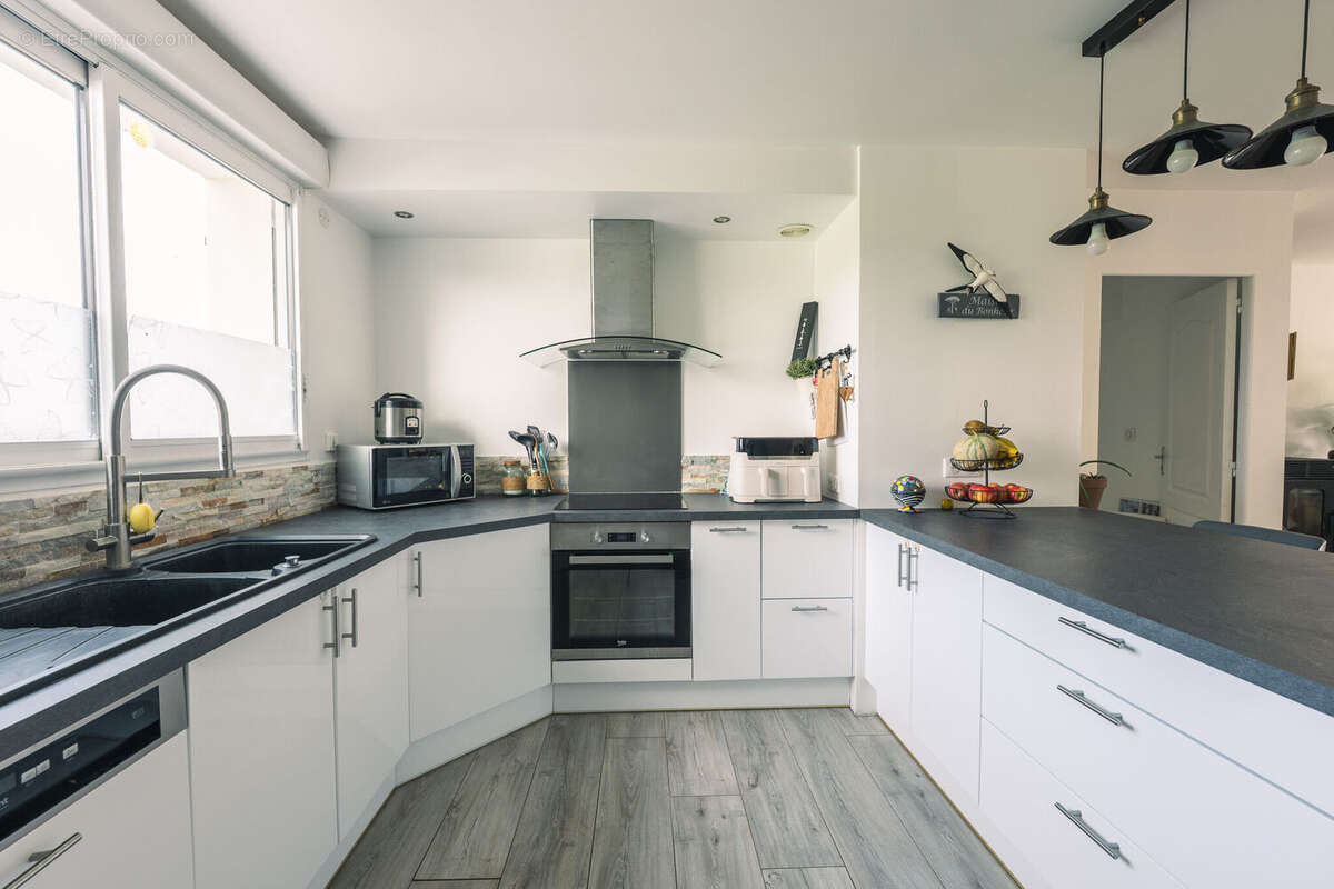 Maison 203 m² à Saint-Jean-De-Marsacq  - photo 6
