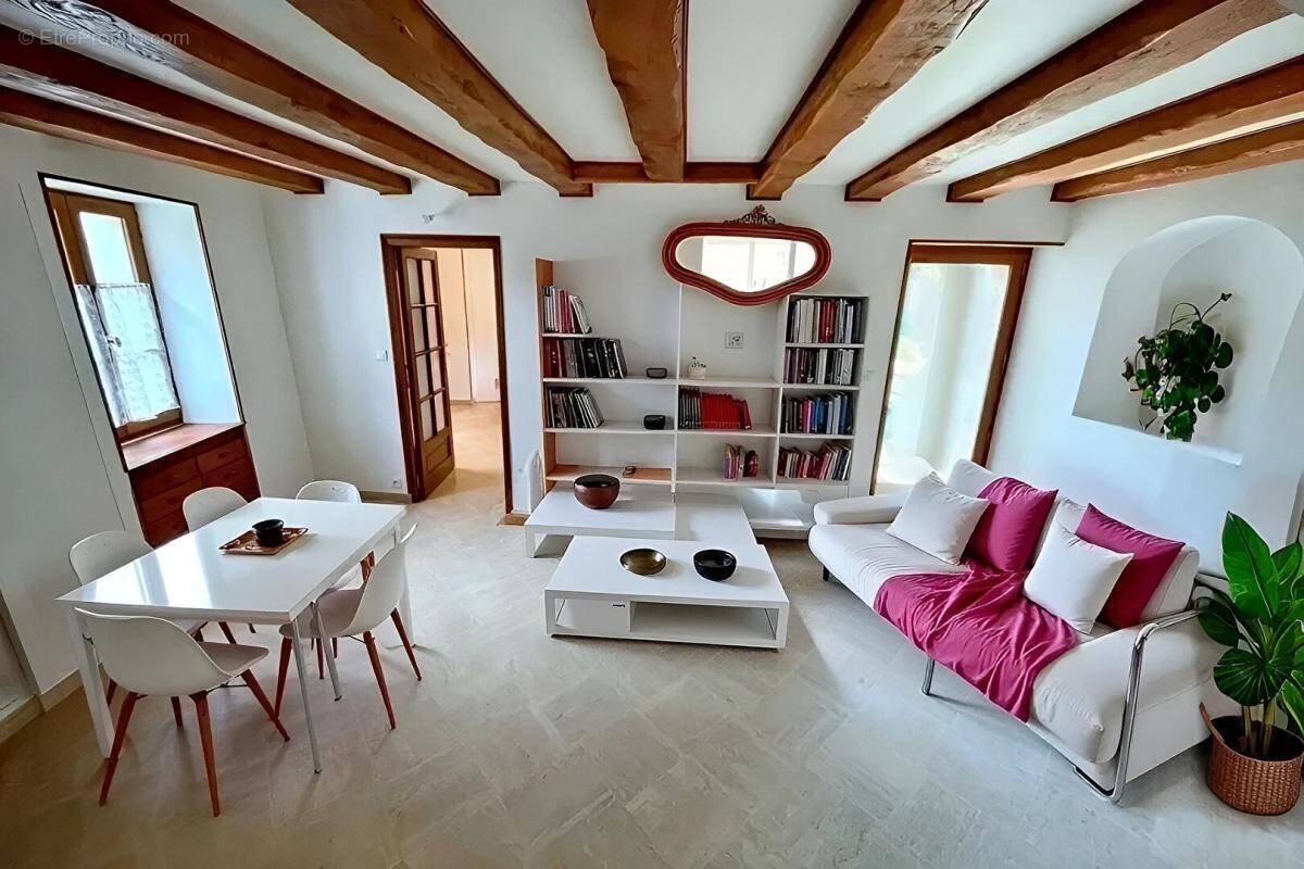 Maison à NESLES-LA-VALLEE