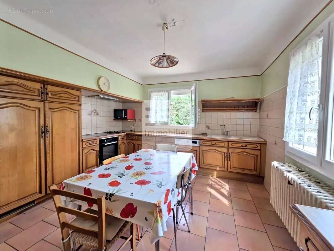 Maison à BAGNOLS-SUR-CEZE