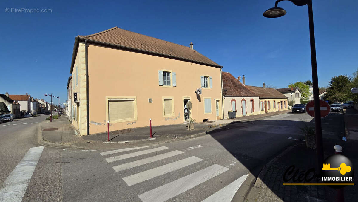 Appartement à PIERRE-DE-BRESSE