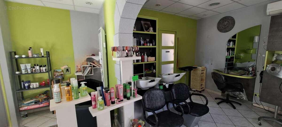 Photo 3 - Commerce à BAUGE