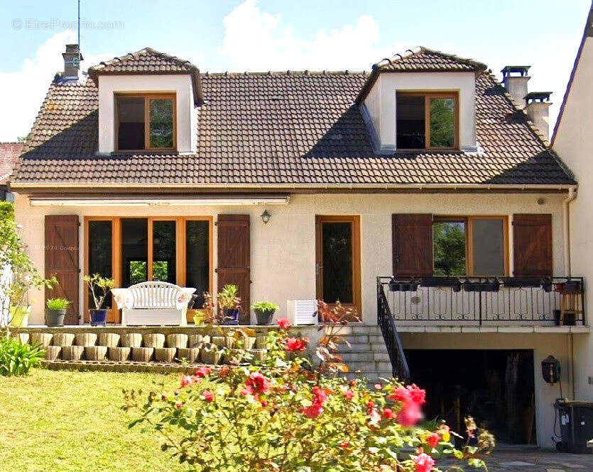 Maison à CHENNEVIERES-SUR-MARNE