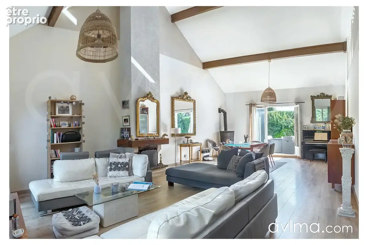 Maison familiale au cœur d’une résidence prisée - 5 chambres - 254m2 au sol - photo 3