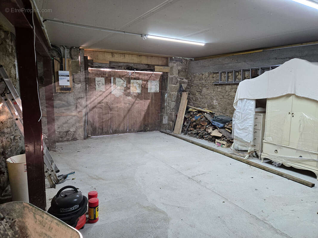 HAUTE-VIENNE - Charmante propriété en pierre rénovée, prête à être habitée - photo 14