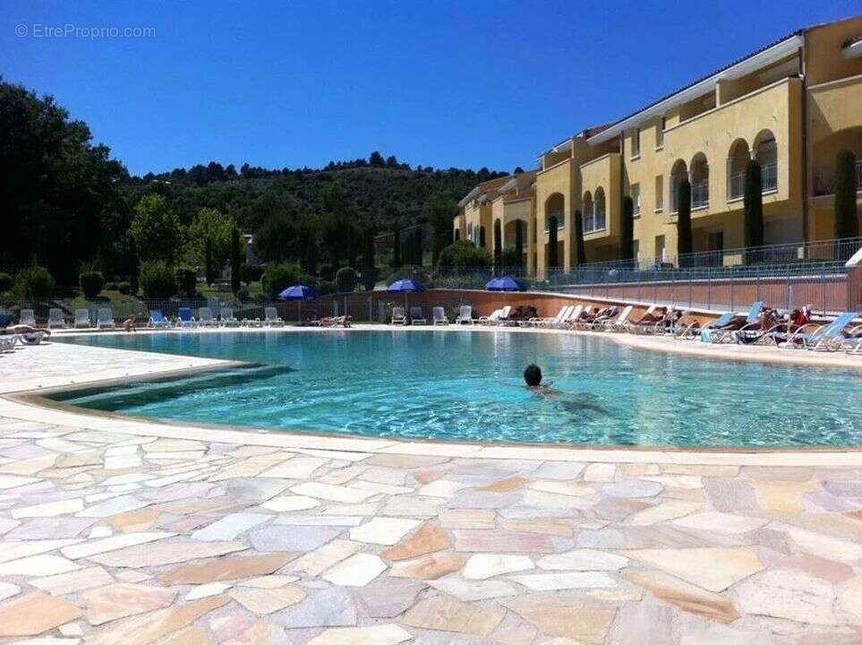Appartement à GREOUX-LES-BAINS