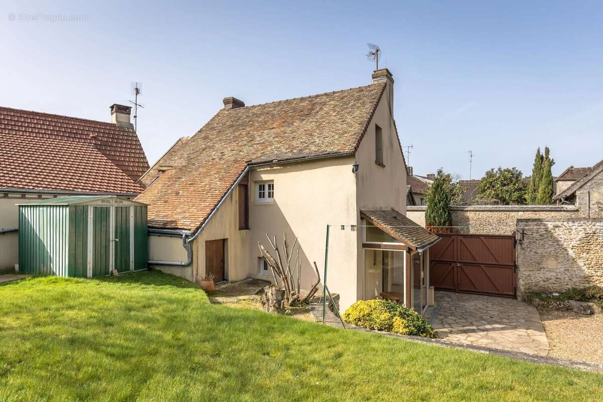 Maison à BAZAINVILLE