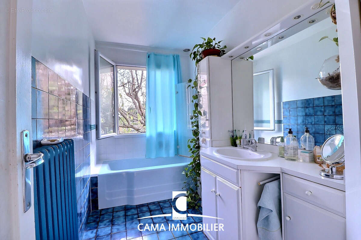 Maison à LES CLAYES-SOUS-BOIS