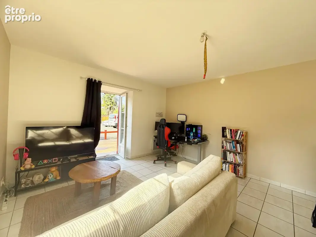 Appartement T3 avec terrasse et parking - photo 4
