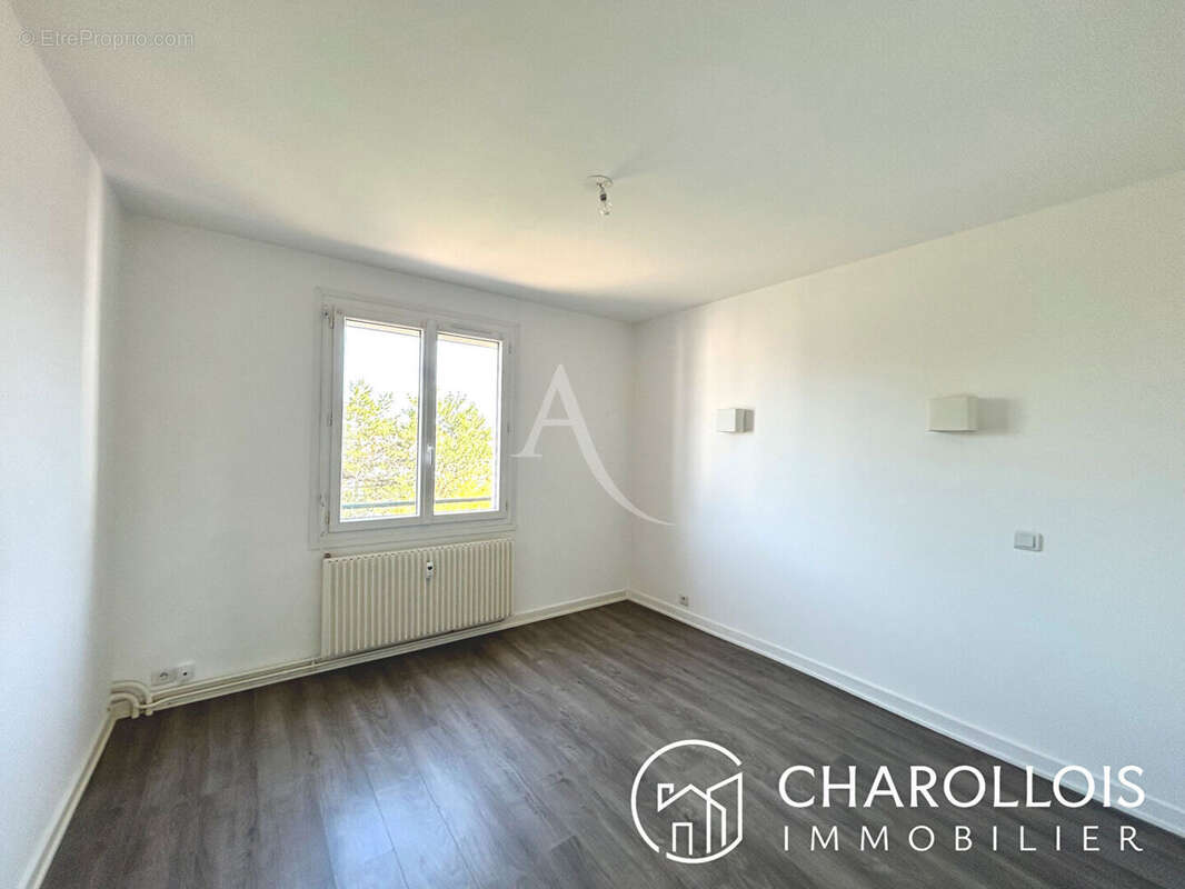 Nouveauté ! Appartement T4 - 71m² - CHARNAY LES MÂCON - photo 7