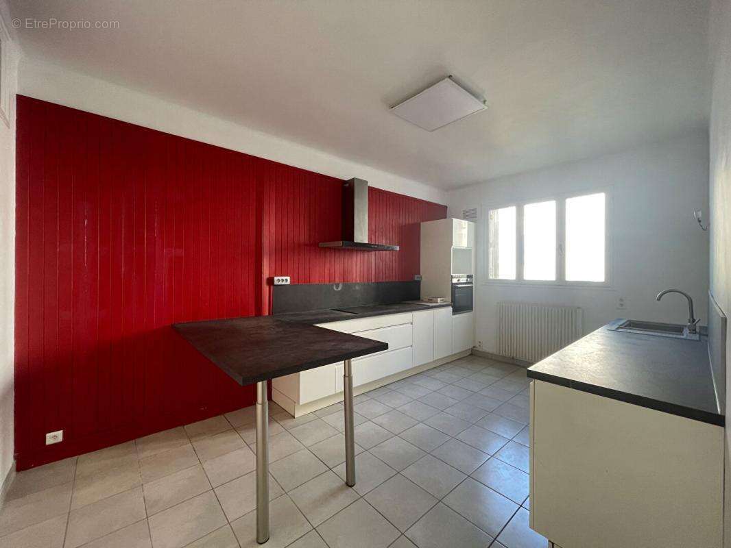 T3 lumineux et spacieux de presque 90 m2 sans vis-a-vis- Centre-Ville Quimper - photo 7