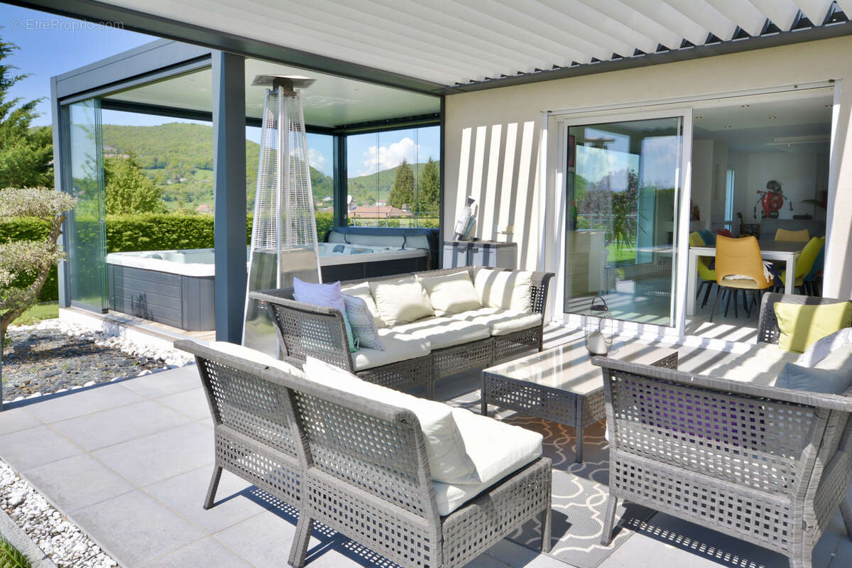 Maison à VILLY-LE-PELLOUX