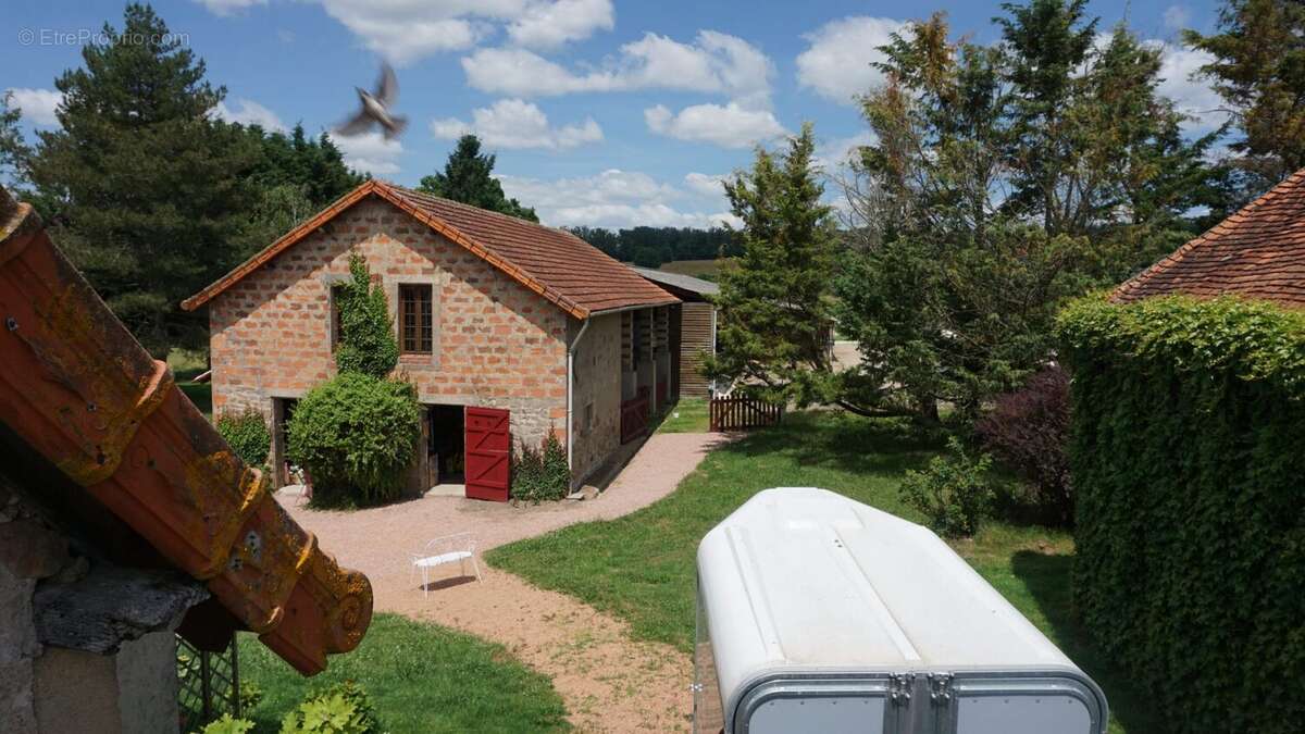 Maison à COSNE-D&#039;ALLIER