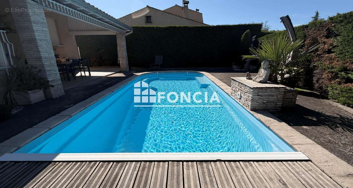 Maison familiale de 160 m² avec piscine dans un secteur recherché - photo 2